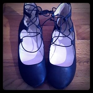 Girls tie up dress shoes